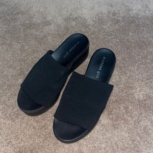 black slinky madden girl platform slippers